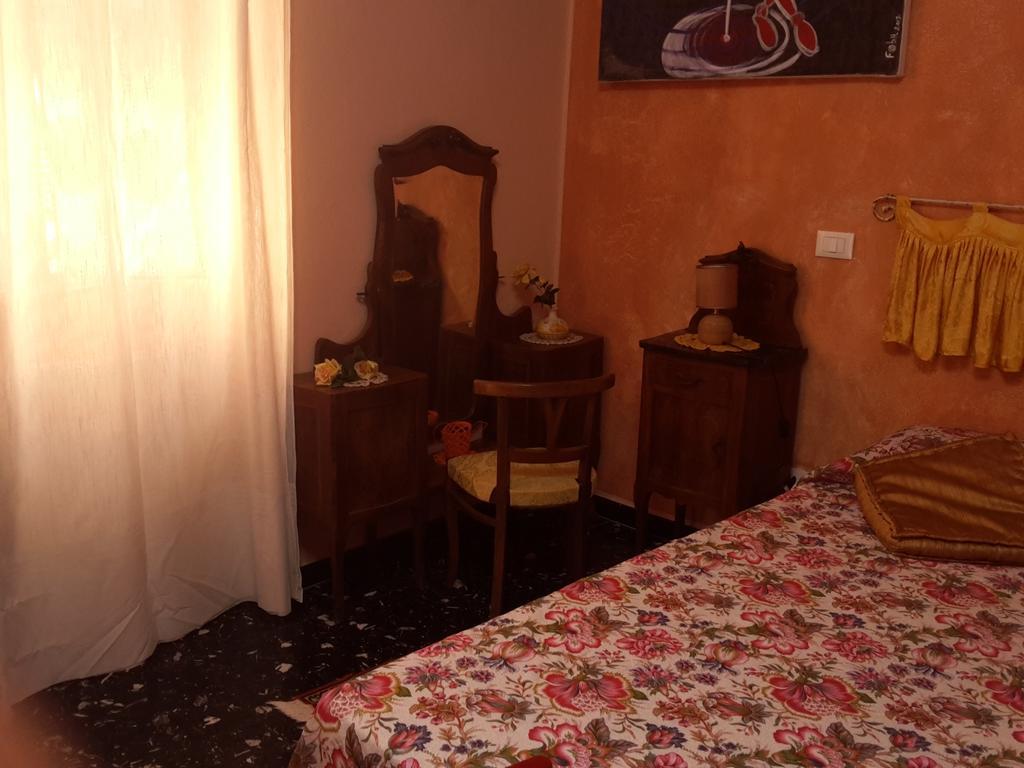 B&B Au Caruggiu Чериале Стая снимка